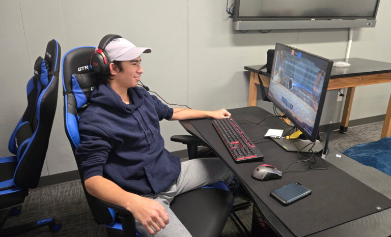 High School eSports Program | Rolling Hills Prep